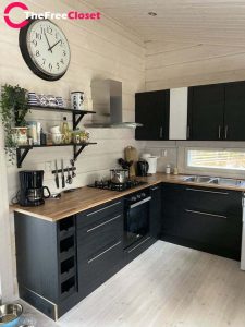 Modern black kitchen theme in small kitchen